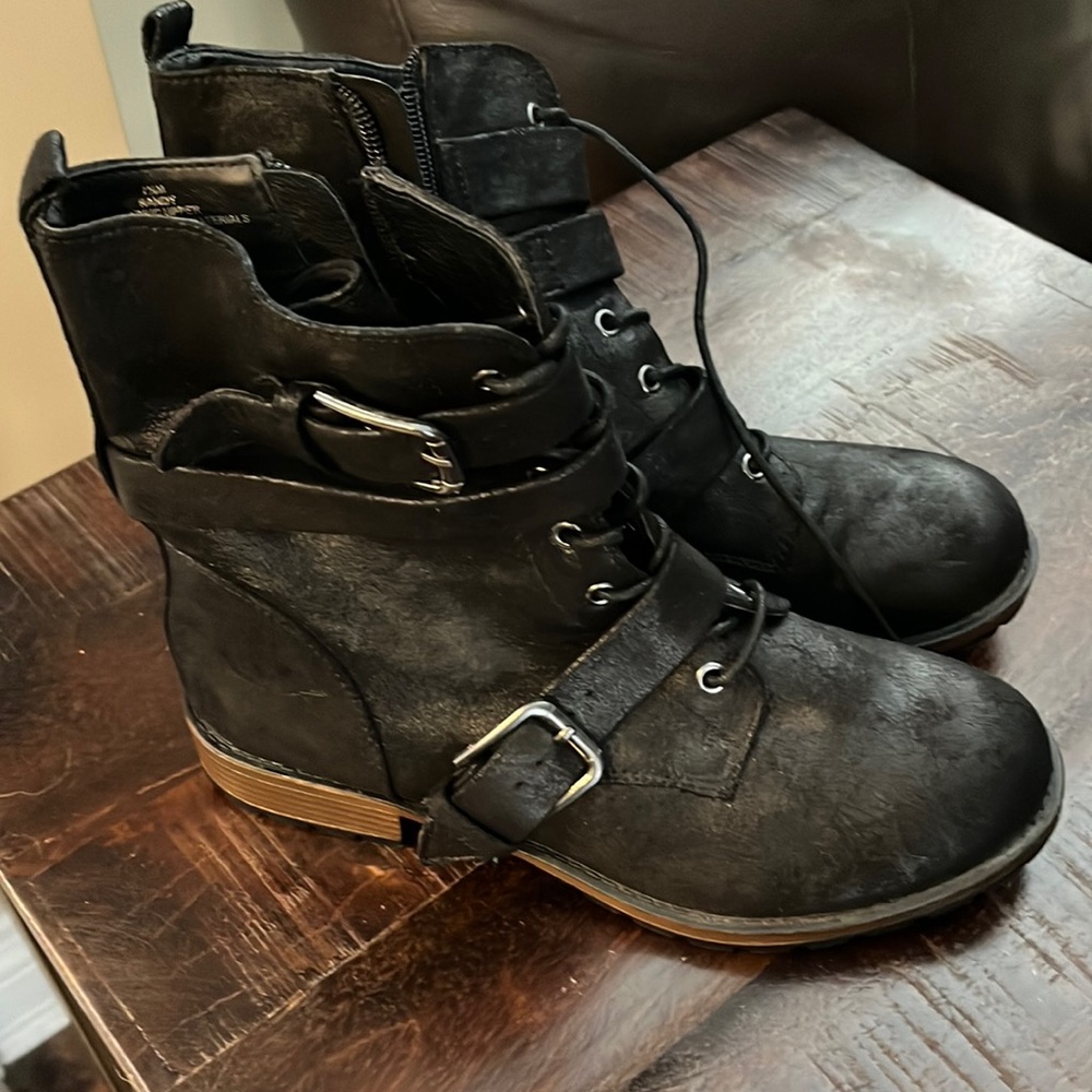 Crown Vintage Boots